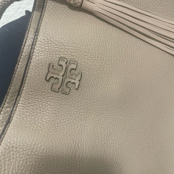 Tory Burch MacGraw handbag! Like new! - Picture 4 of 13